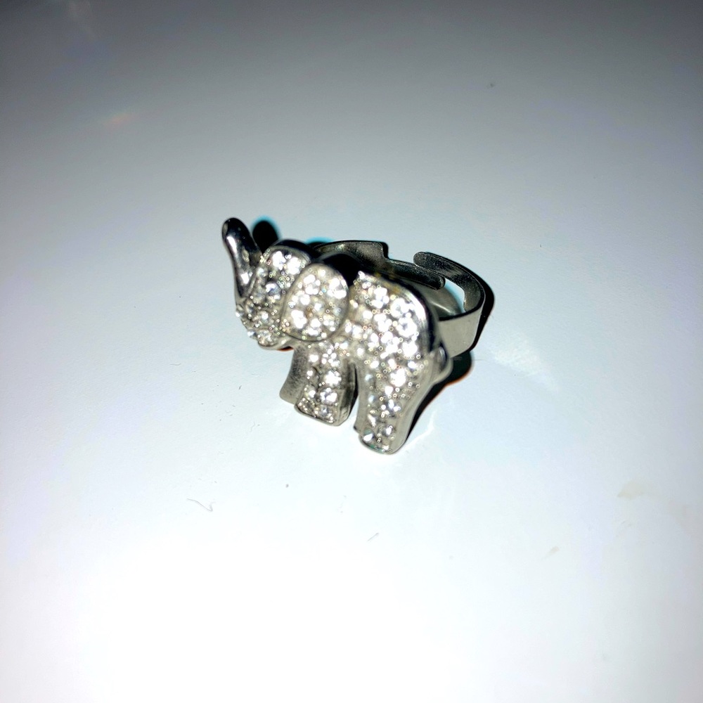 Crystal elephant ring